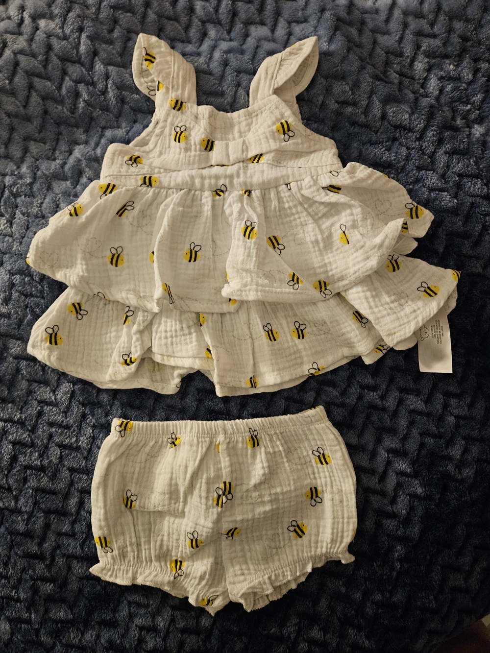 Koalababy White Bee Ruffle Tank and Shorts Set